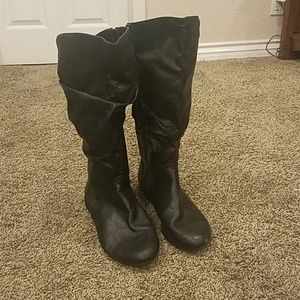 Black boots size 12